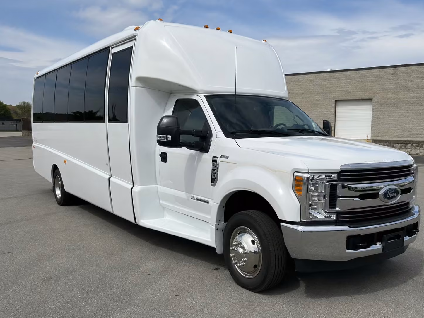 15 passenger minibus