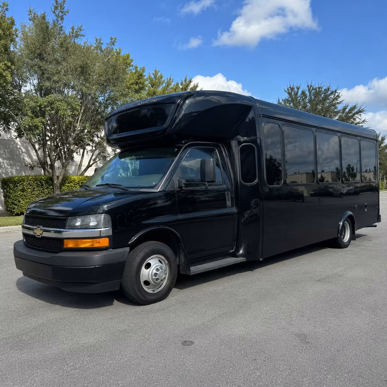 party buses for prom night in columbus are ready and waiting