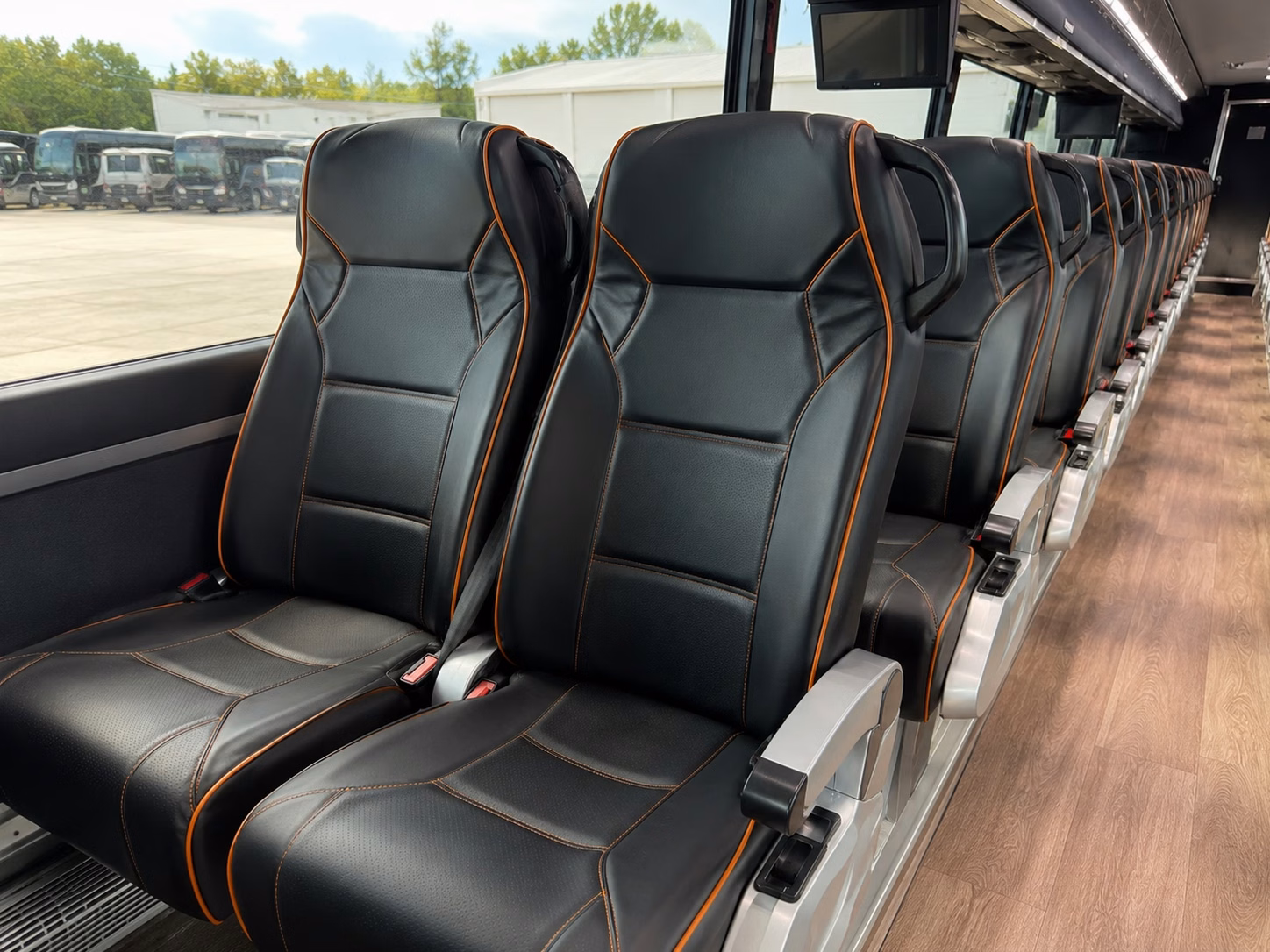 whether you re booking for one couple or coordinating 50 students charterbusrentalcolumbus com makes columbus prom transportation simple
