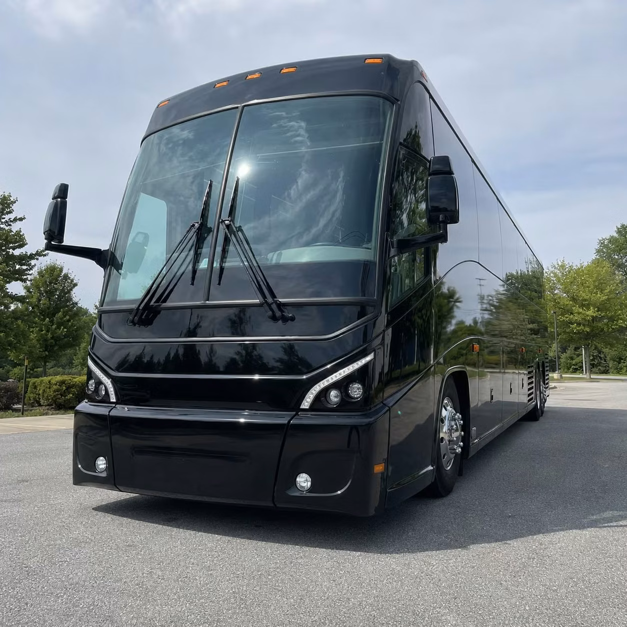 you can find and book employee transportation in columbus and any nearby city